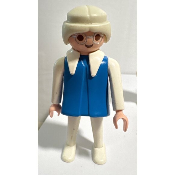 Vintage Playmobil Figures Set Of 3 Grandma Woman Blue Hat Geobra Blue Yellow Red - Picture 2 of 9
